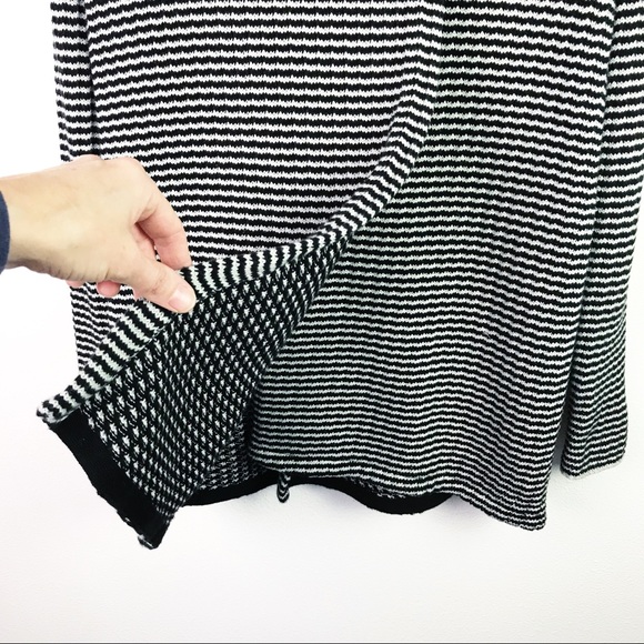 CAbi 3167 Small Fergie Turtleneck Sweater Split - Picture 6 of 11